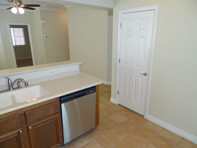 Building Photo - 3 bedroom home in SOUTH SUMMERLIN