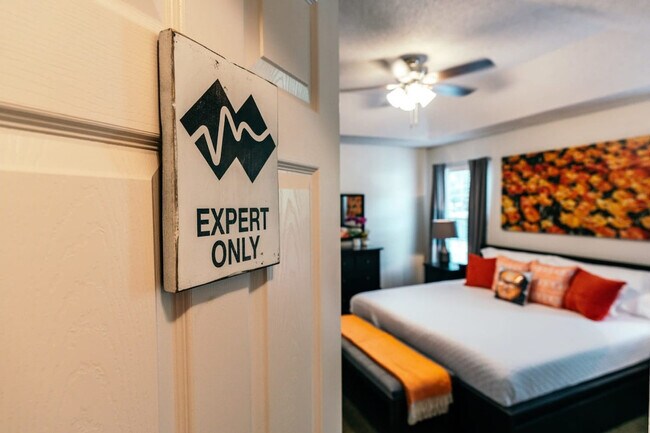 Building Photo - 1 Amesbury Dr