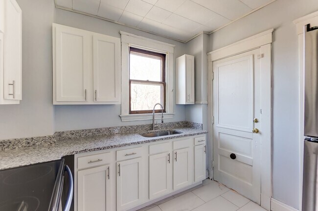 Building Photo - LEASING SPECIAL - sign a 13-month lease by 7/31/2026 and second month is free!