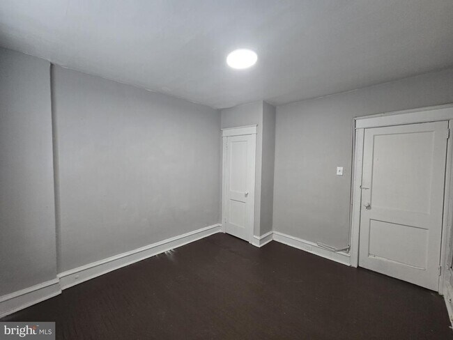 Building Photo - 5206 Euclid St