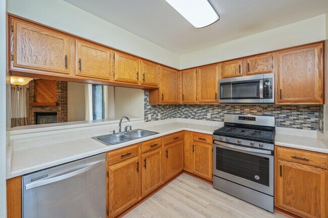 Building Photo - 101 Cedar Ridge Way