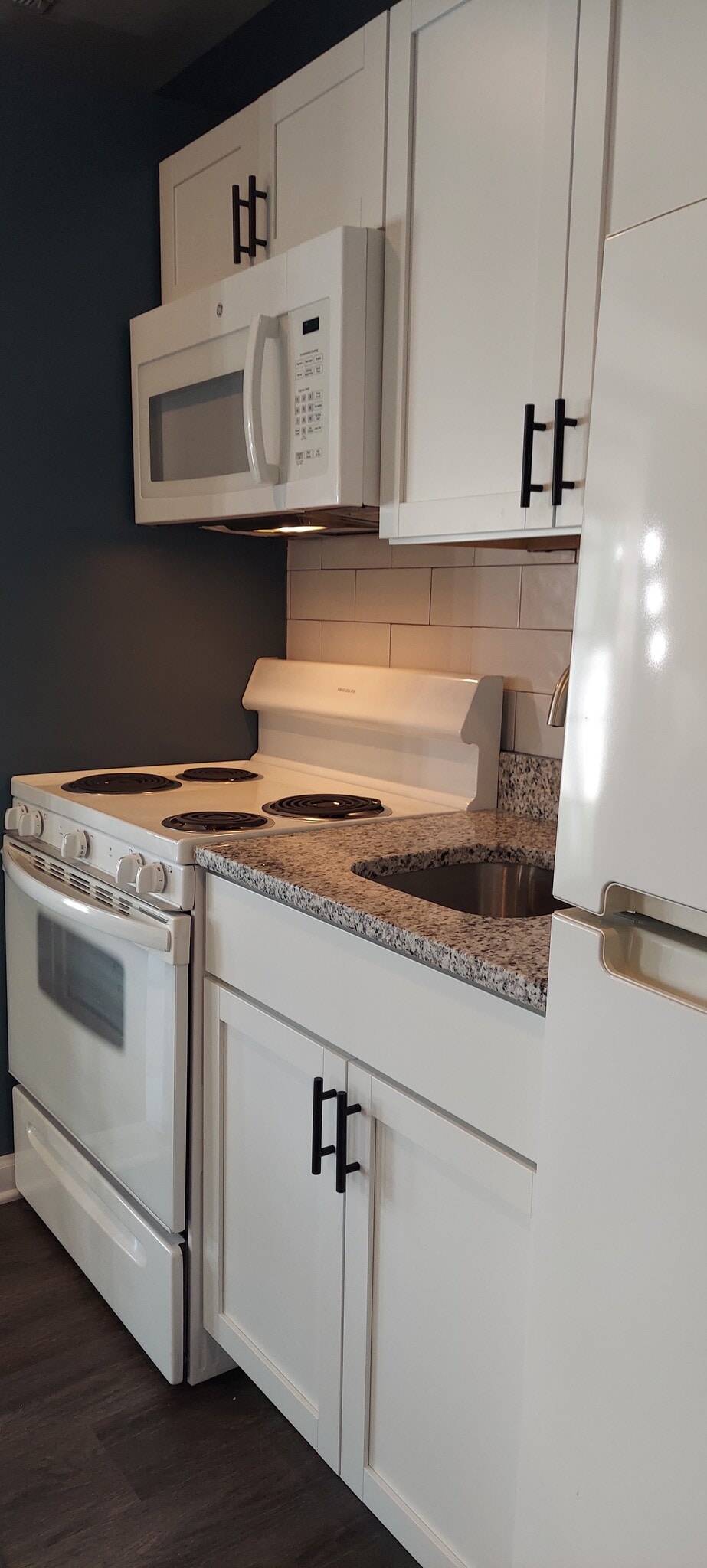 Building Photo - 15527 Sunningdale Pl