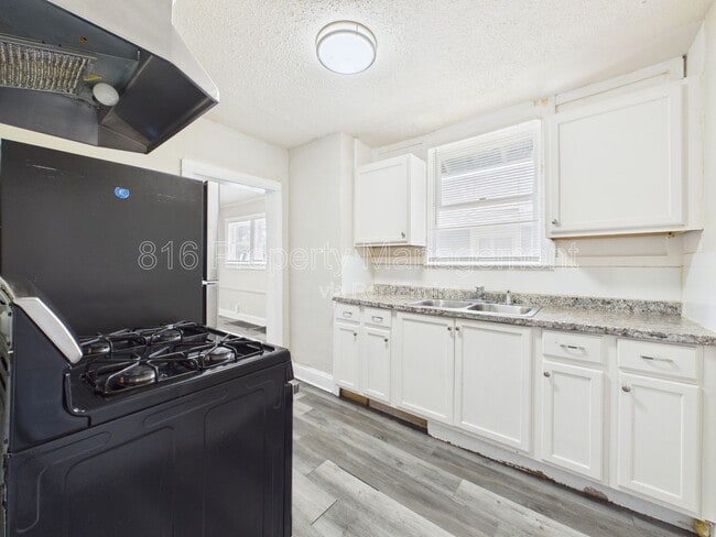 Building Photo - 5636 Garfield Ave