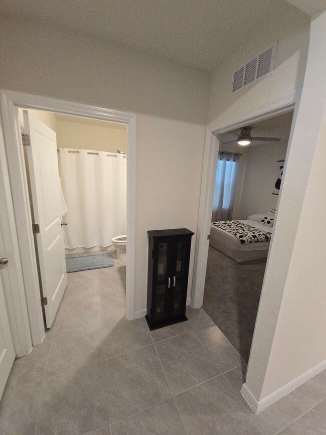 Building Photo - New 4/2 Home In Great Community