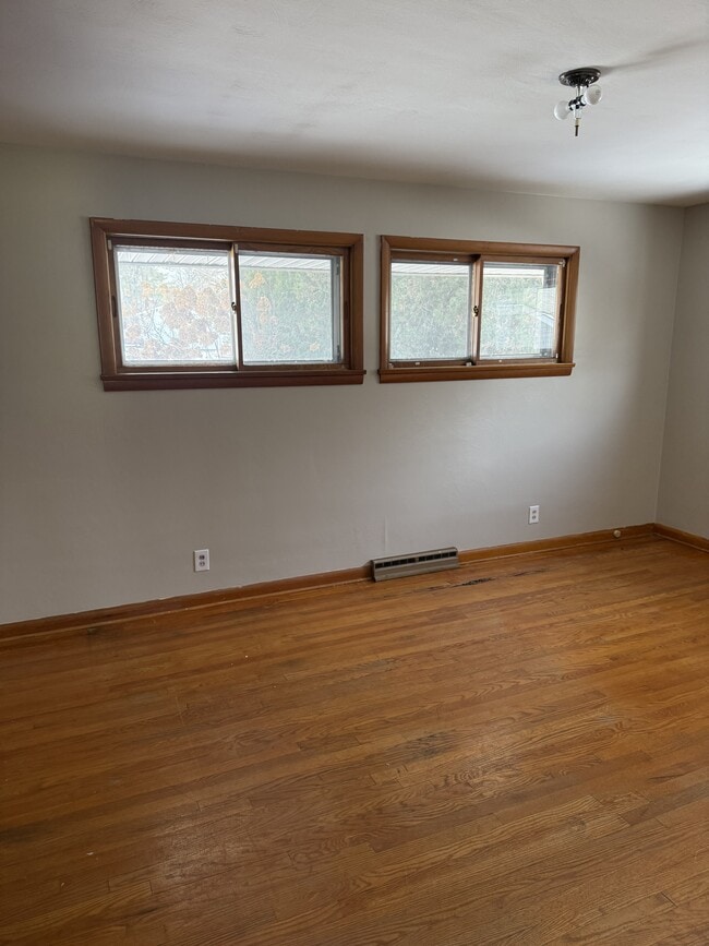 Building Photo - 2416 Oregon Ave