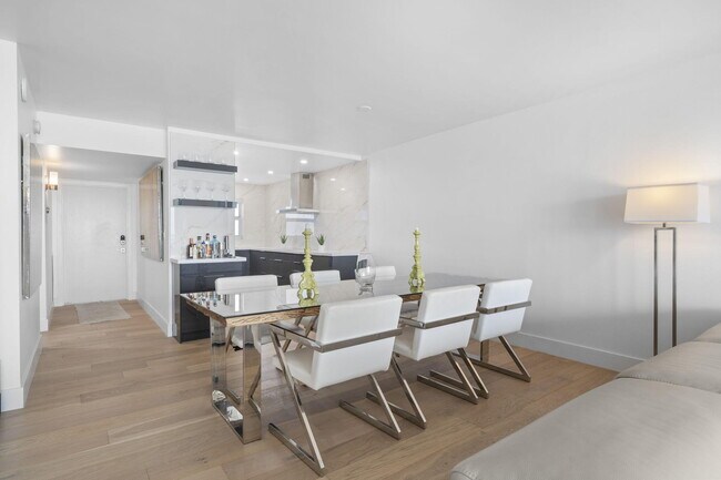 Building Photo - 511 Bayshore Dr