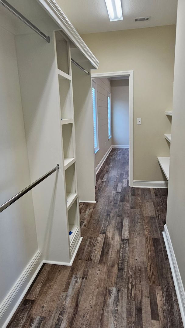 Building Photo - Knights Landing four bedroom home