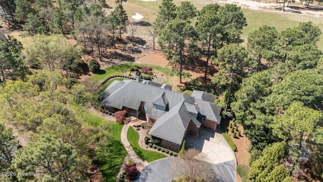 Building Photo - 50 Oak Meadow Rd