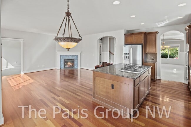 Building Photo - Stunning 3438sf Newcastle Craftsman Near T...