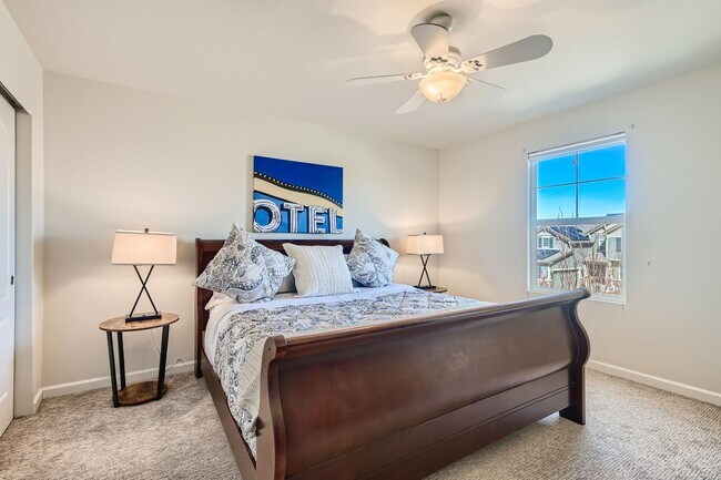 Building Photo - Furnished 4 Bedroom in Anthem Highlands