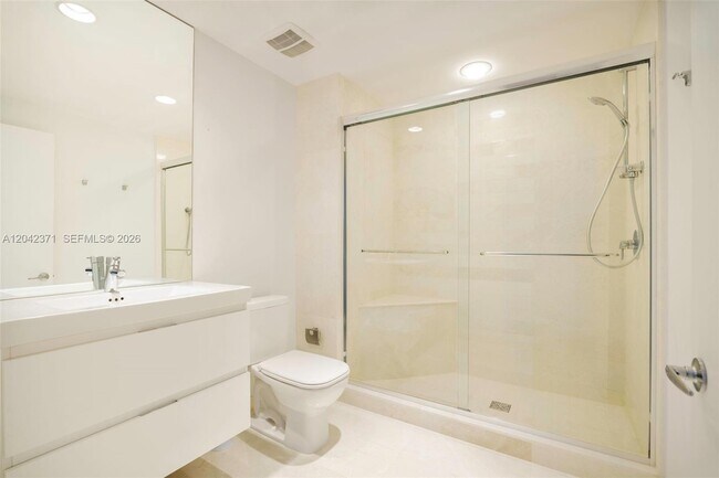 Building Photo - 17301 Biscayne Blvd