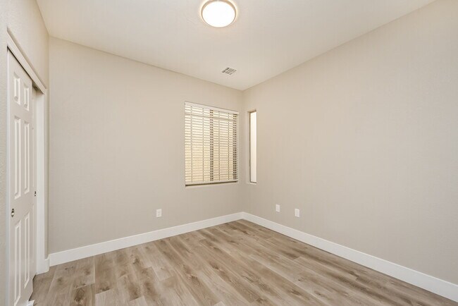 Building Photo - 7682 Gentle Grazer St