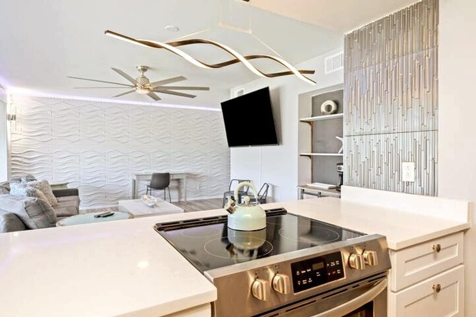 Building Photo - 4000 Gulf Terrace Dr