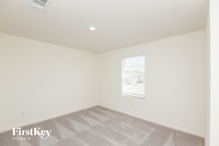 Building Photo - 8356 Hawkview Dr