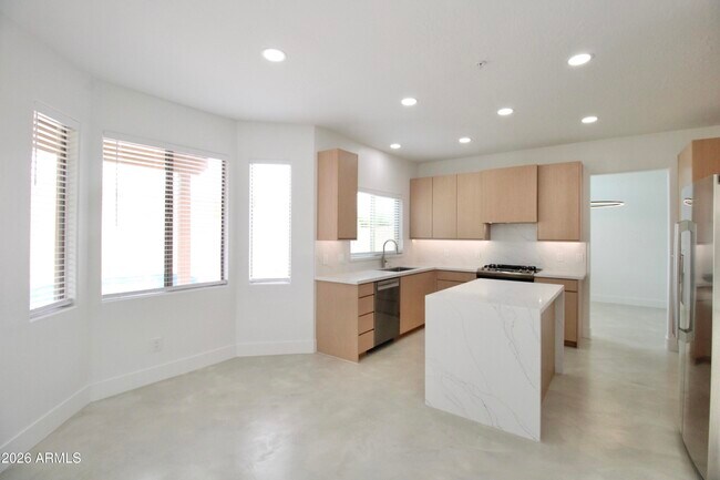 Building Photo - 15019 N 100th Way