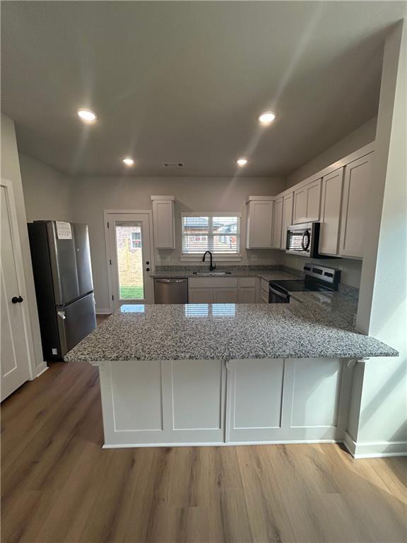 Building Photo - 621 Cosmos St