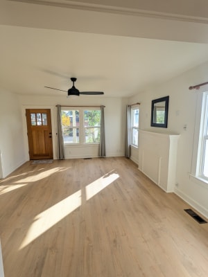 Building Photo - 616 Newtown St