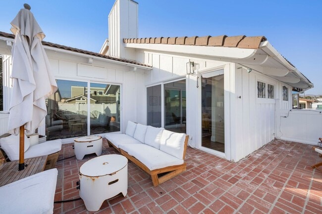 Building Photo - Ventura | Pierpont | 4 Bedroom + 3 Bathroom