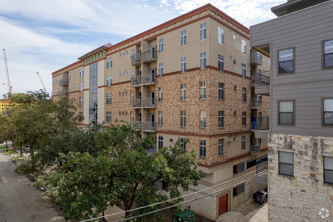 Primary Photo - Piazza Navona Condo