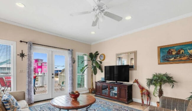 Building Photo - 1412 W Beach Blvd