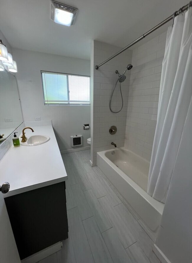 Building Photo - 1314 Red Apple Rd