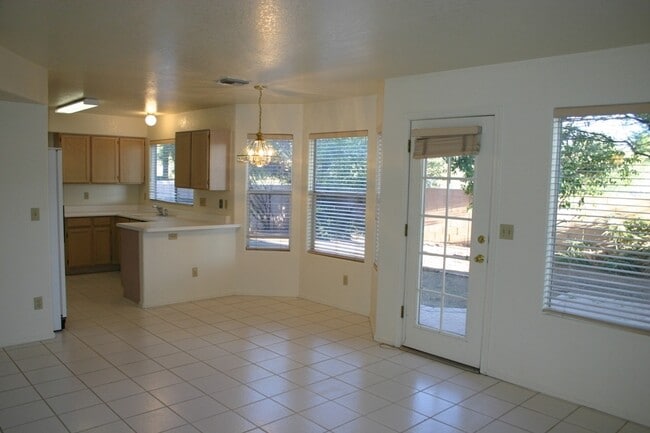 Building Photo - 3673 W Pony Trail