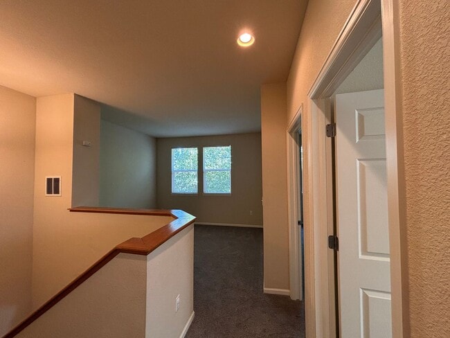 Building Photo - 3903 Rock Creek Dr