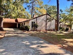 Building Photo - 1914 Indian Shores Rd