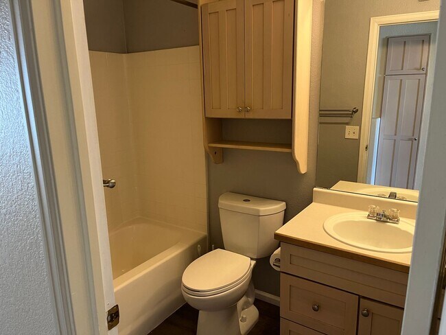 Building Photo - 3 bed 2.5 bath house beside Bear Creek Par...