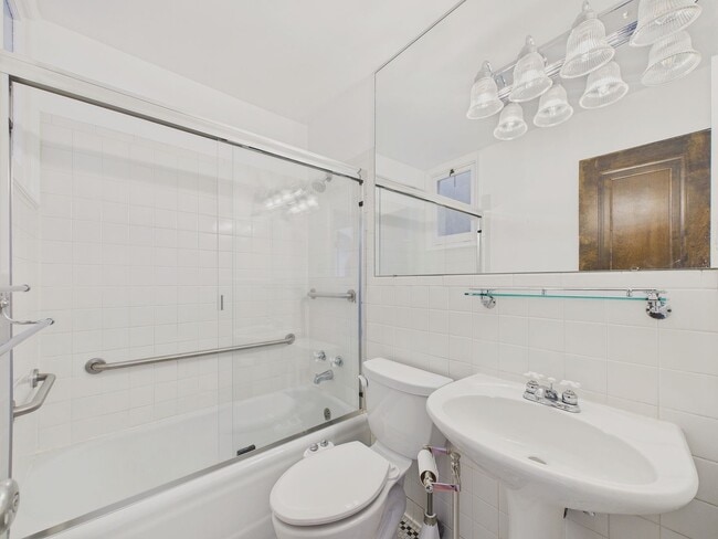 Building Photo - Gorgeous apartment near Cheesman Park!