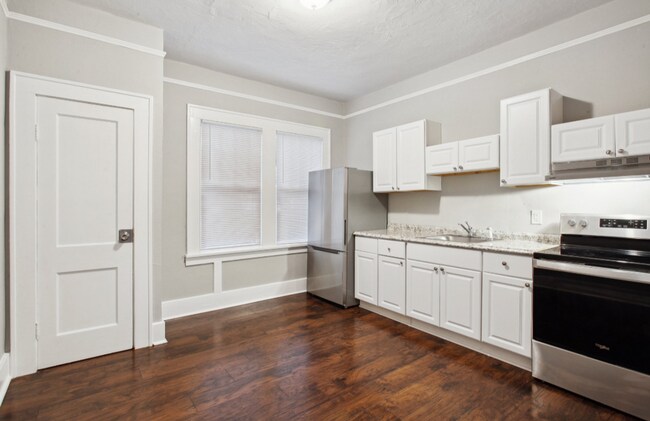 Building Photo - 1203 E 38th St