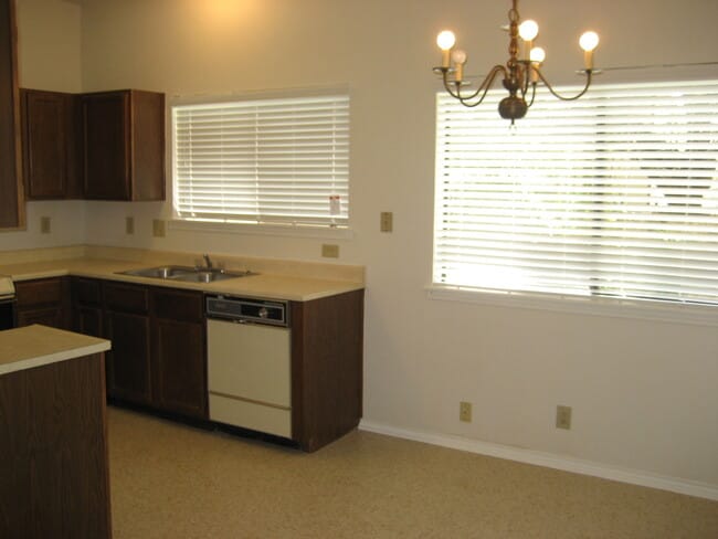 Building Photo - CUTE 3 BEDROOM IN NORTHSIDE ISD***GREAT FL...