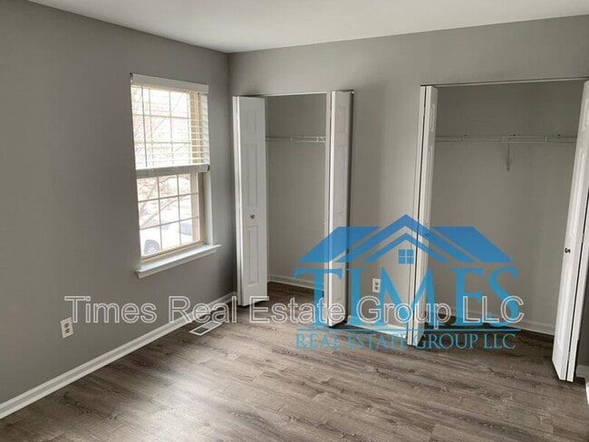 Building Photo - 690 Metro Ct