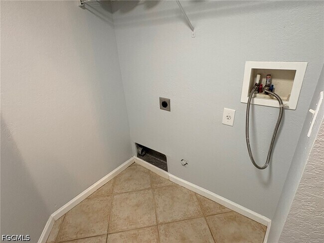 Building Photo - 4109 Residence Drive