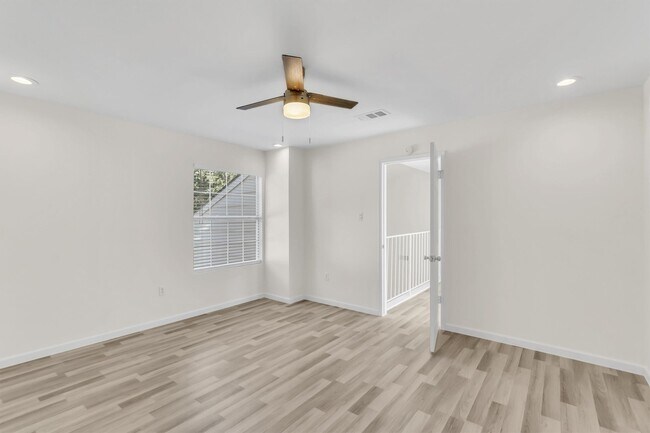 Building Photo - 13911 Piping Rock Ln