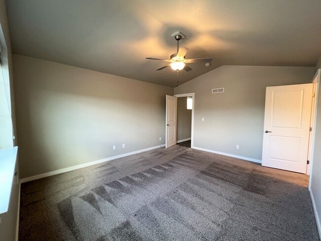 Building Photo - Beautiful 4 bed 2.5 bath Blackrock home in the Verado Subd just off N Locust Grove and Ustick Rd