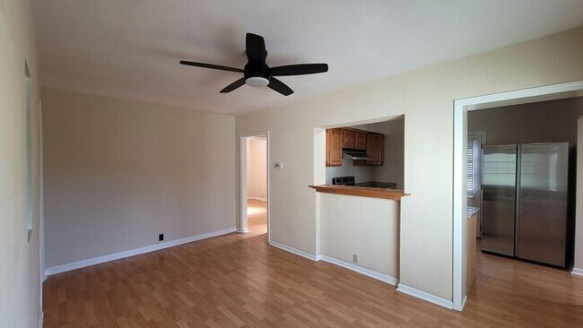 Building Photo - Spacious & Charming 2-Bed/2-Bath Home – Wa...