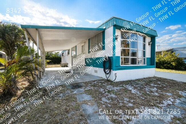 Building Photo - 8342 SE Skylark Ave