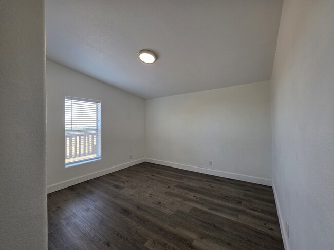 Building Photo - 8082 Well Rd