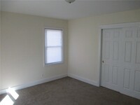 Building Photo - 305 Augusta Rd
