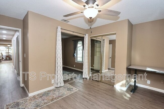 Building Photo - 6913 Navarro Ct