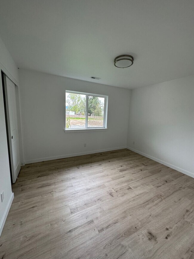 Building Photo - Brand New 3 Bed 2 Bath Home In New Sutherl...