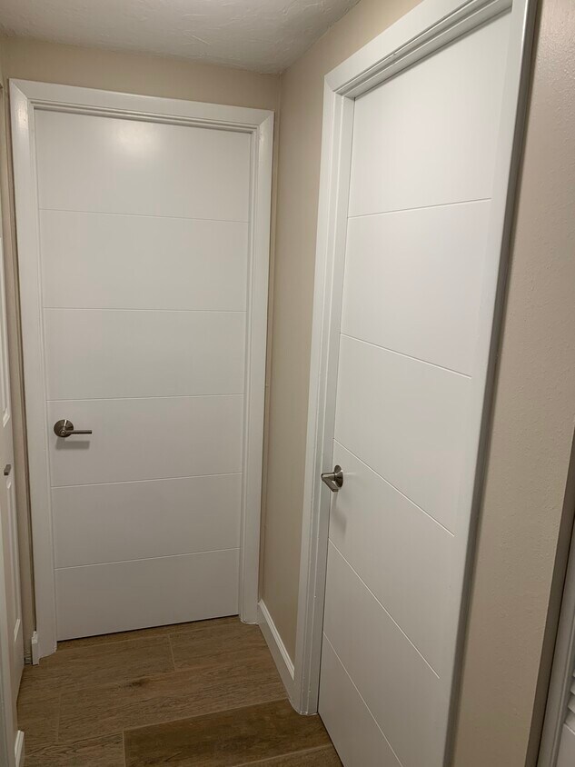 Hallway - 600 Sutton Plz