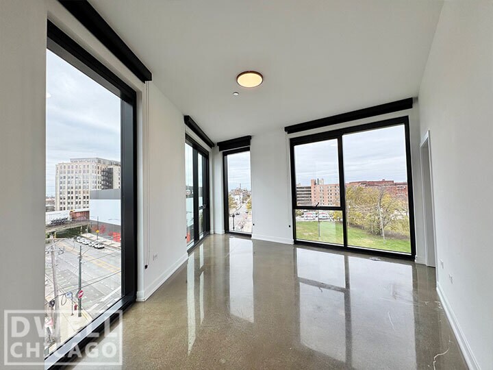 Building Photo - 1453 S Blue Island Ave