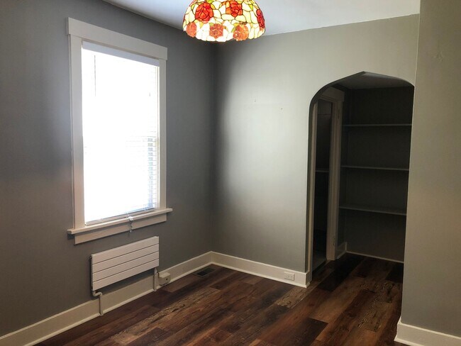 Building Photo - Beautifully Rehabbed Central Oakmont apart...