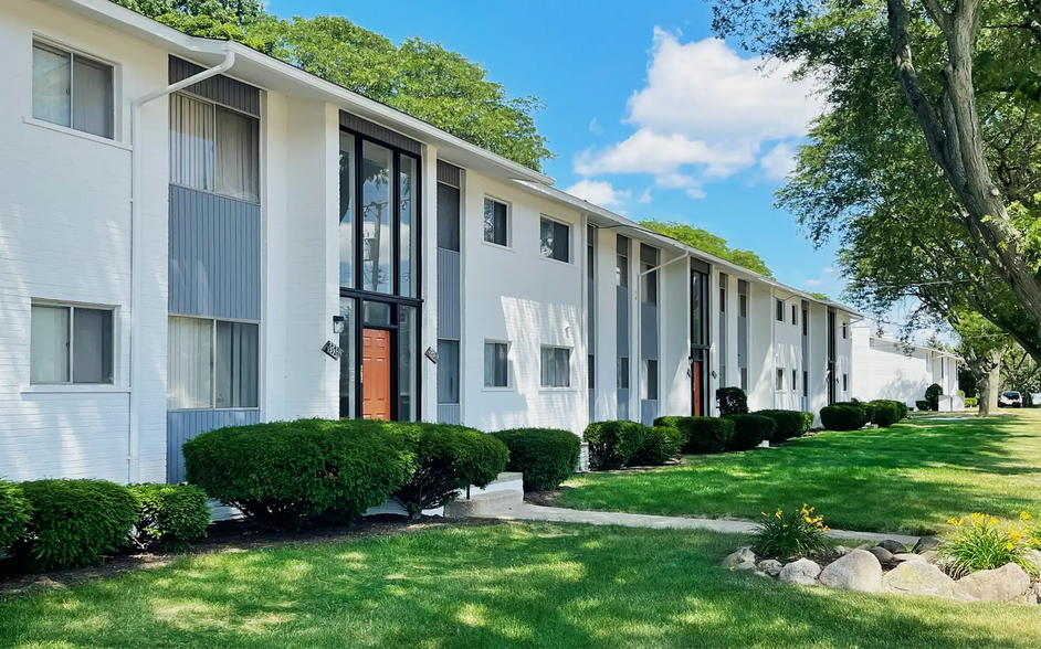 Primary Photo - Golfview Apartments