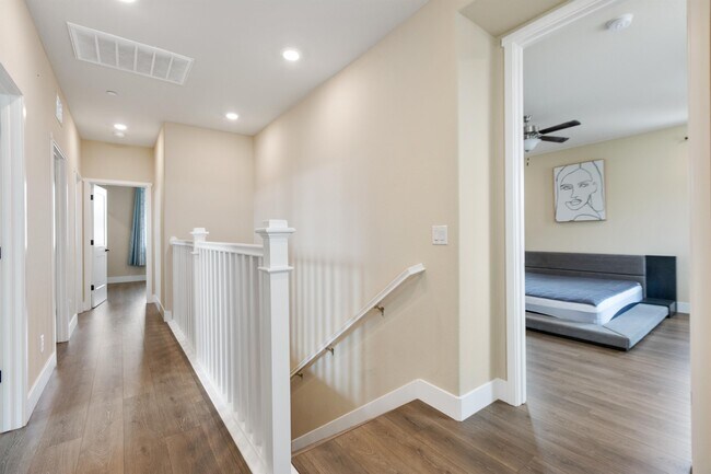 Building Photo - 10068 Carinata Dr