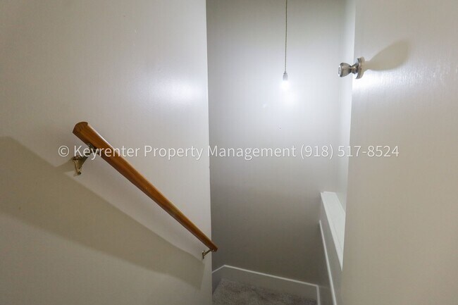 Building Photo - LOCATION LOCATION LOCATION!! Brookside Gem Available Immediately!