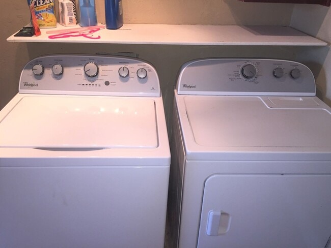 Building Photo - Spacious 3-Bedroom Home in Rio Vista - One Block from the River!