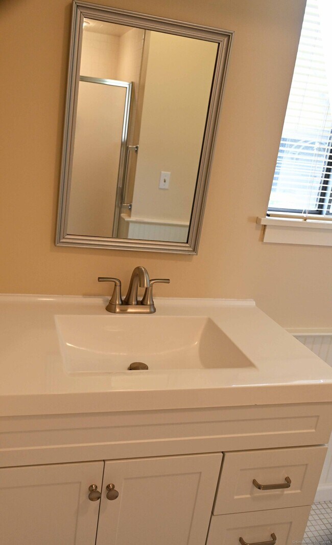 Building Photo - 540 Heritage Vlg
